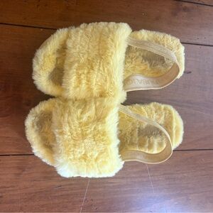 Koolaburra Girls 12 Yellow Fuzzy Slippers